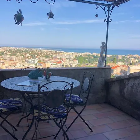 Montebello - Terrasse Et Vue 滨海卡涅