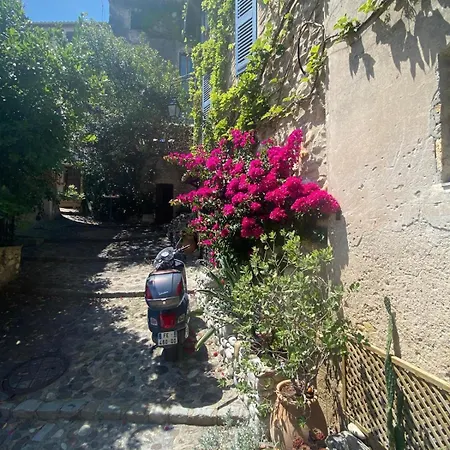 Montebello - Terrasse Et Vue 滨海卡涅